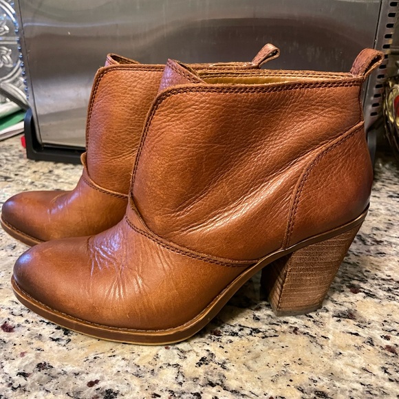 Lucky Brand Ehllen Ankle Boots Distressed Leather Booties - Picture 1 of 11
